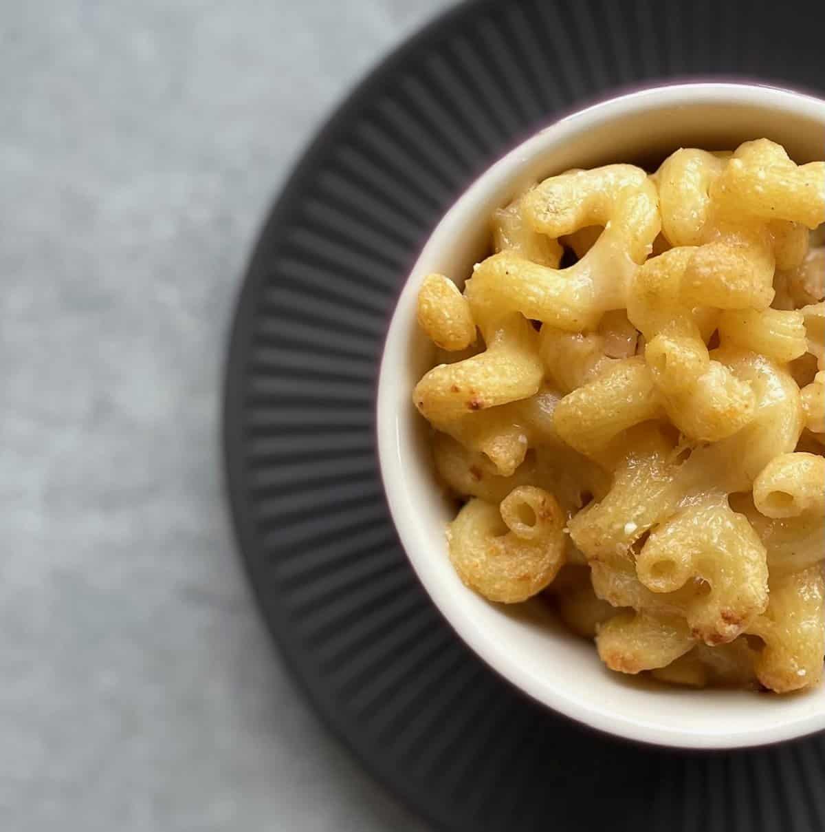 Homemade Mac and Cheese (Baked & Creamy) - Lemon Blossoms