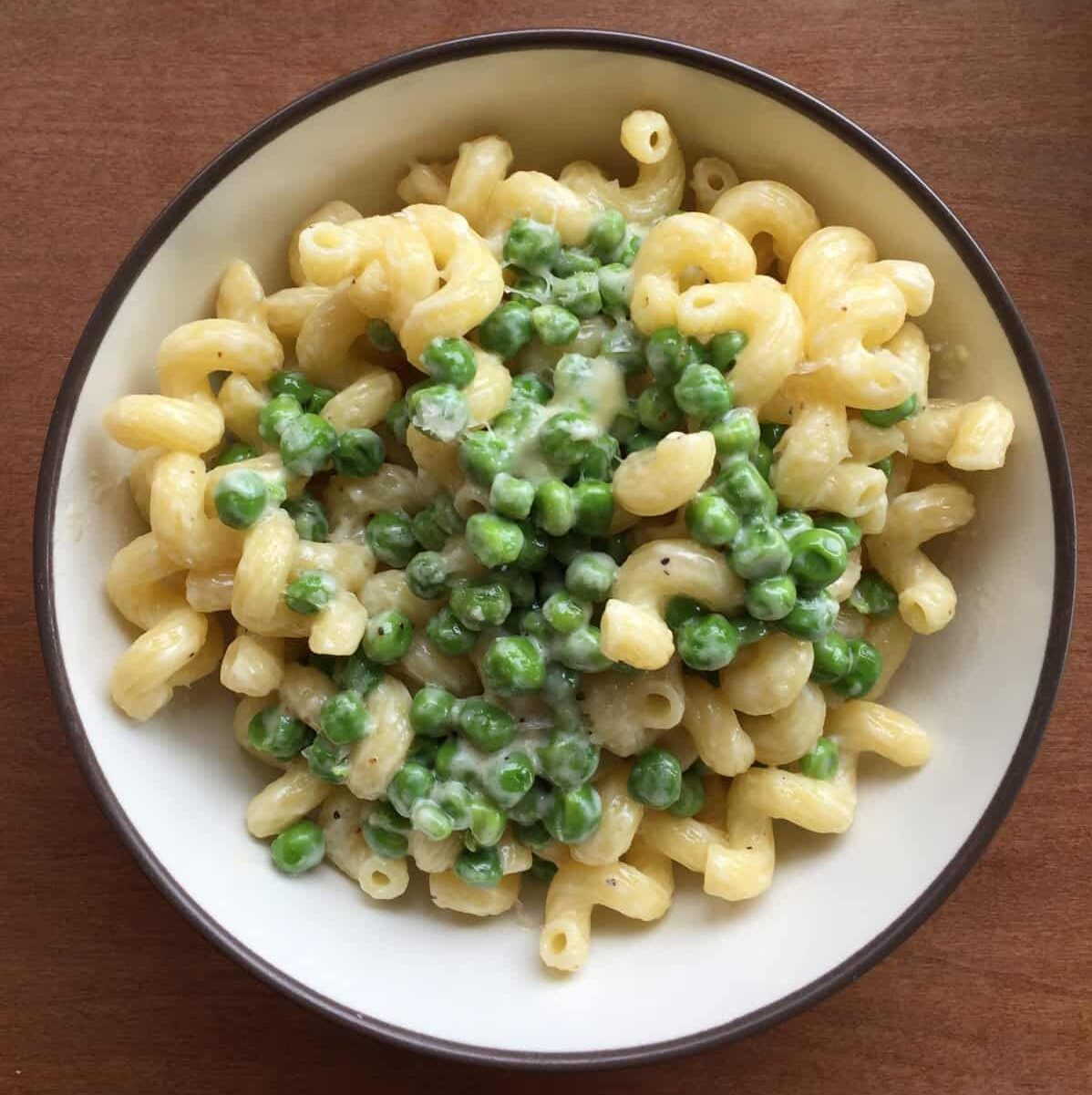 Easy Cavatappi Alfredo with Peas